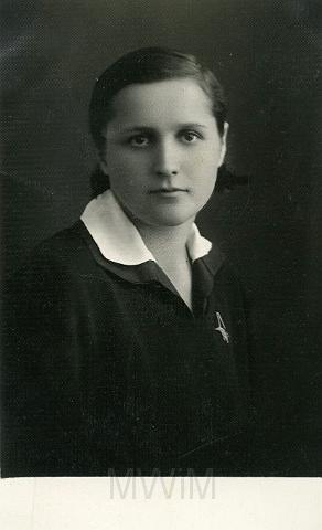 KKE 832.jpg - Łucja Kossarska w klasie maturalnej, Poniewież 1931 r.